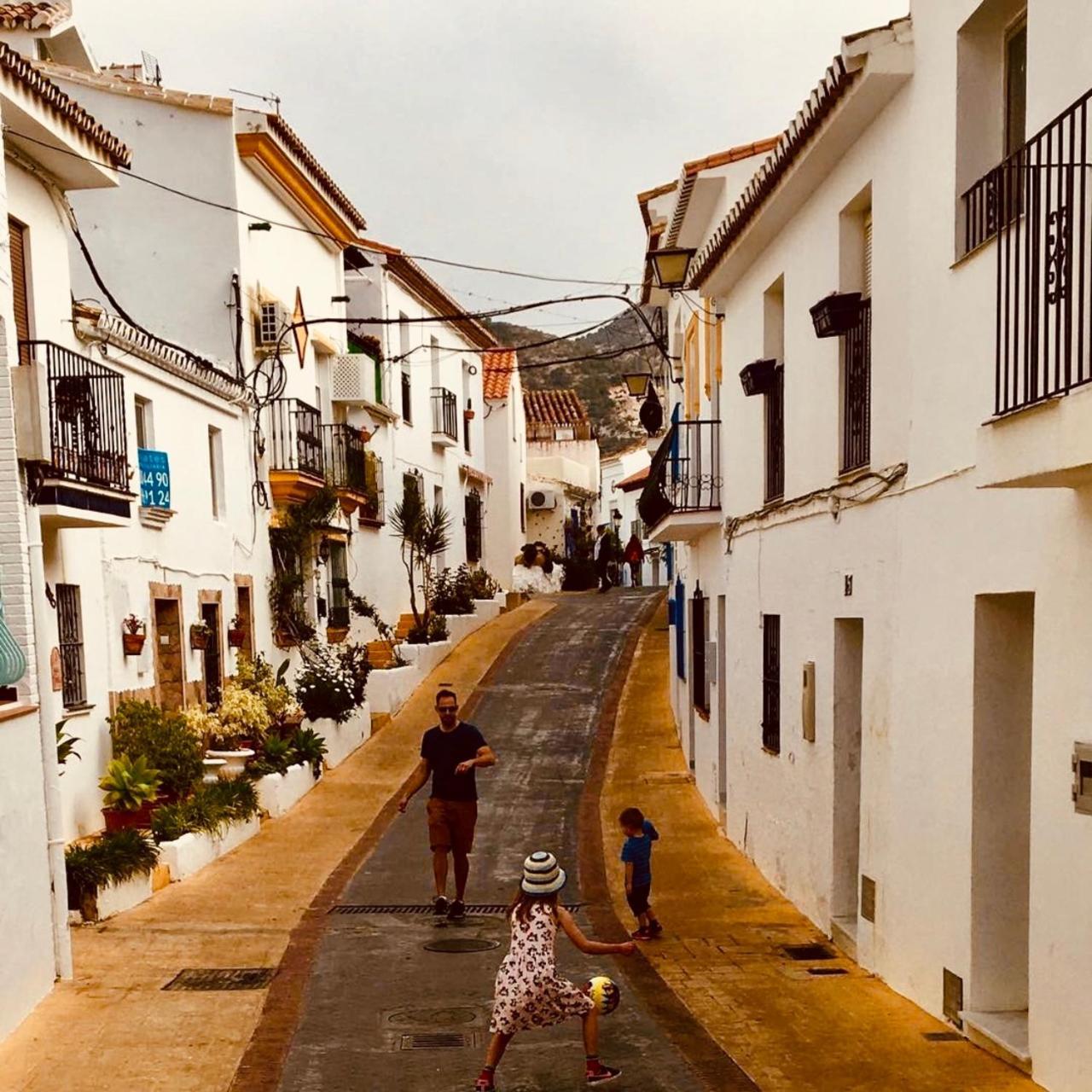 El Muro Benalmádena Esterno foto